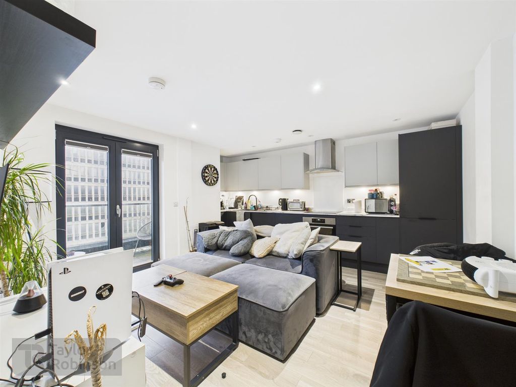 Property photo 2 of 12 Cam02600G0-Pr0616-Still001.Jpg