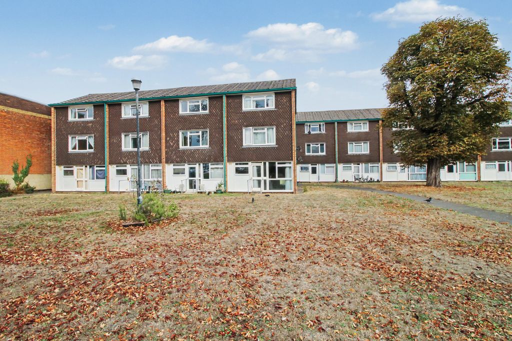 Property photo 1 of 8