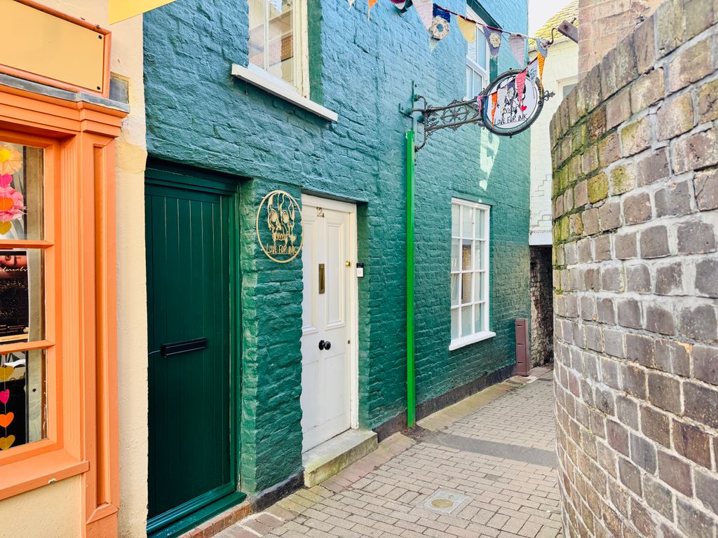 Property photo 2 of 33 Image