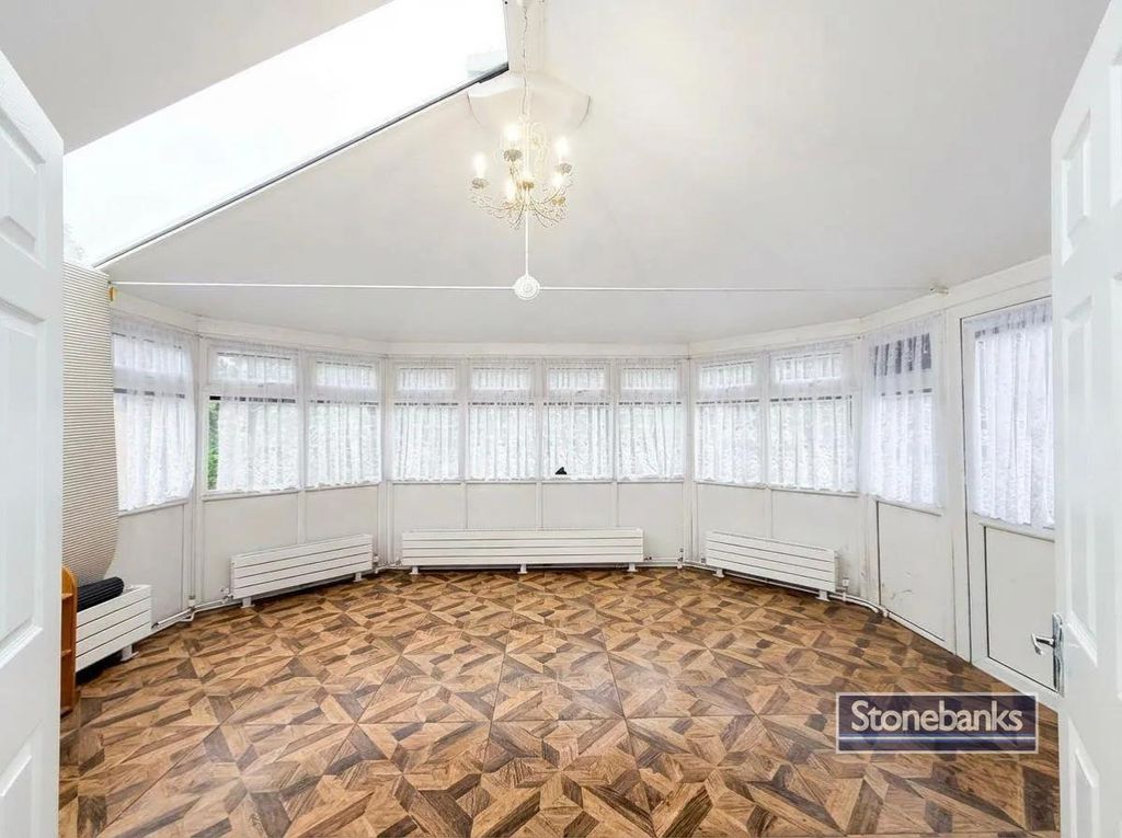 Additional image 2 of 9 bed detached house for saleSalisbury Road, Farnborough GU14