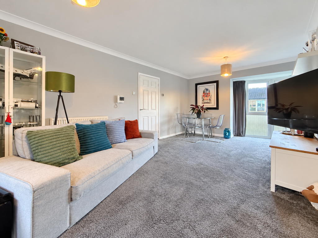 Property photo 3 of 14 43B36E49-44E3-4A46-9273-B74C7A586Bb9