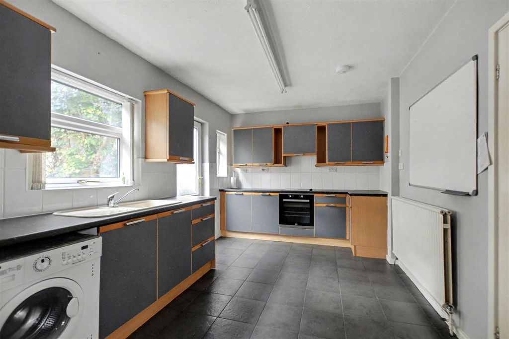 Property photo 3 of 20 Kitchen_1.Jpeg