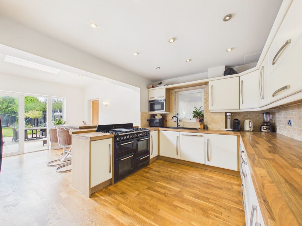 Property photo 3 of 20 5382597