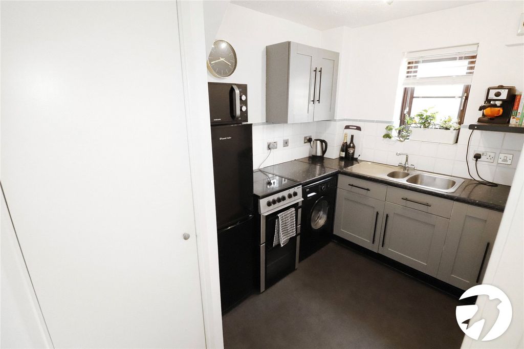 Property photo 3 of 10 Picture No. 02