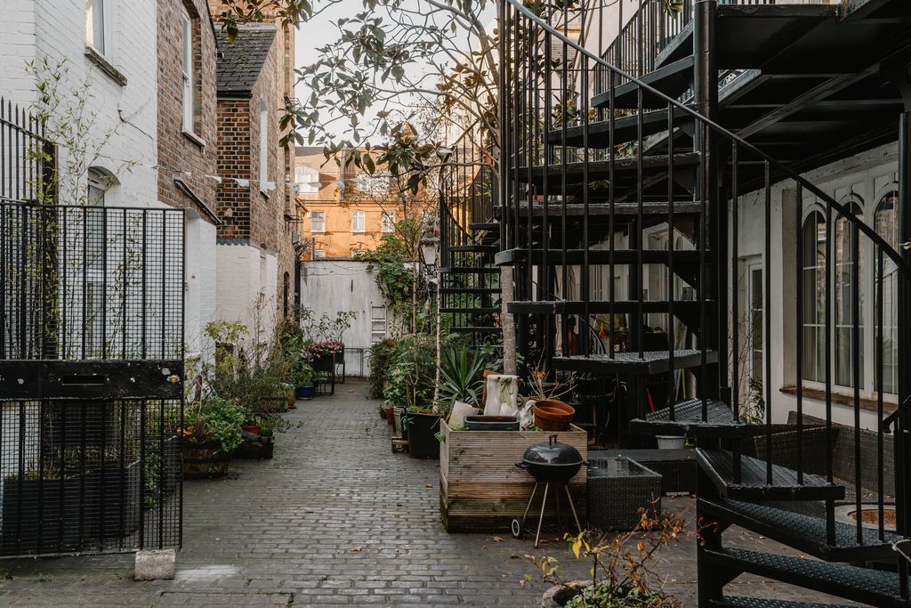 Property photo 2 of 25 320745 - Ashfield Yard_High Res-6.Jpg