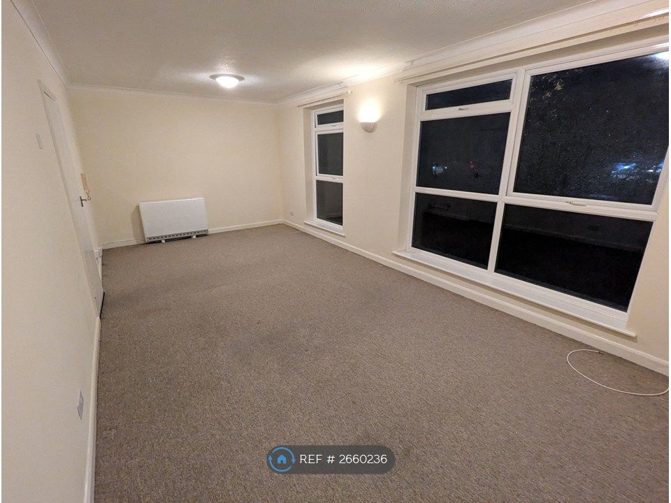 Property photo 2 of 7 Living Room