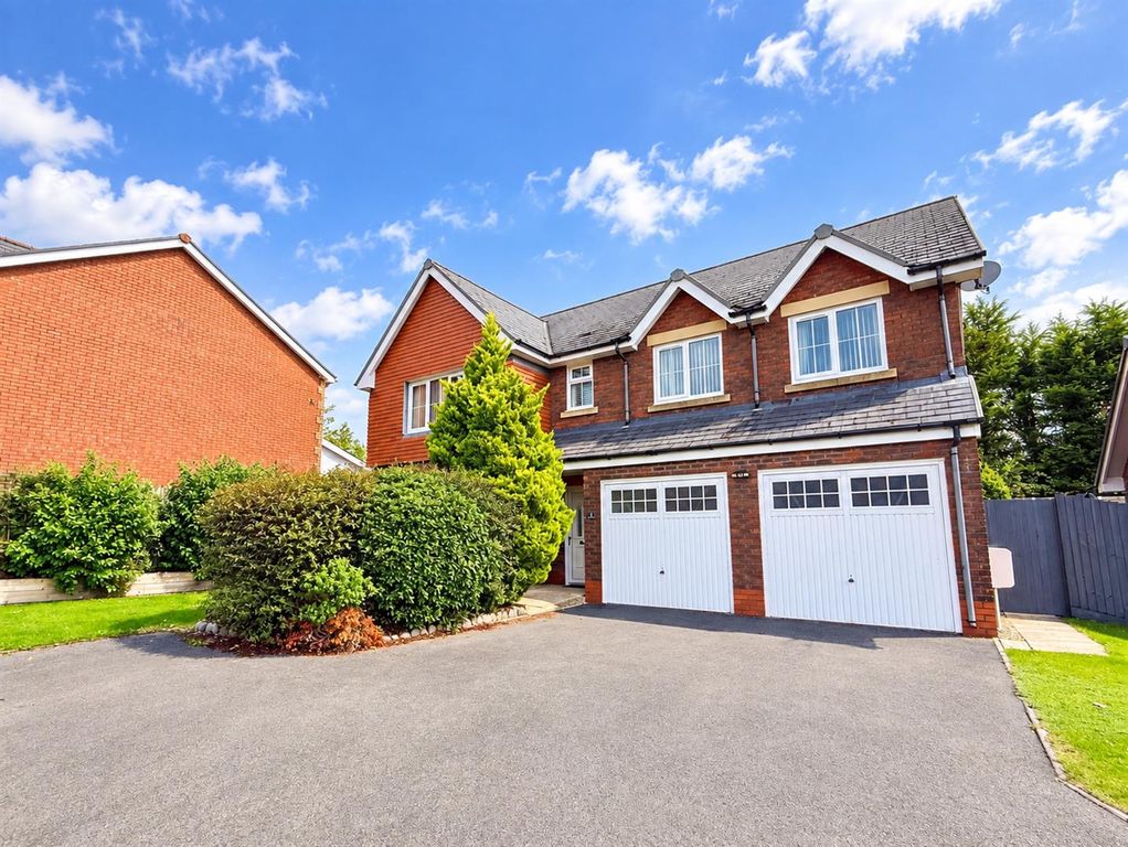 Property photo 1 of 38 9B902357-B701-4500-8D4D-839B34F91F5C.Png