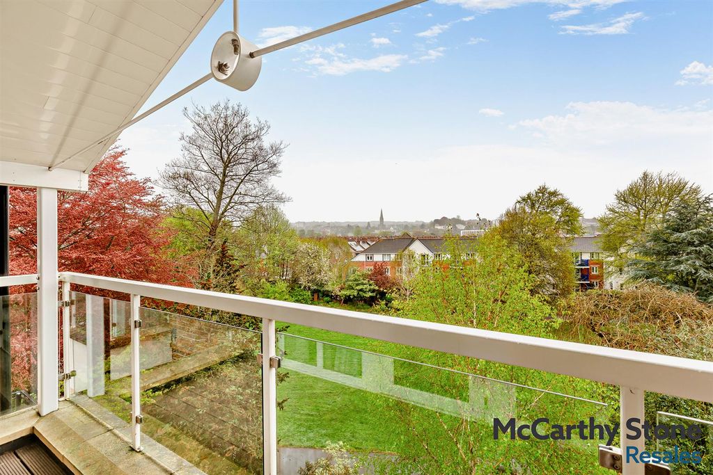 Property photo 2 of 20 Balcony