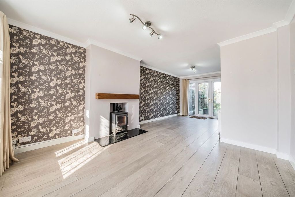 Property photo 3 of 9