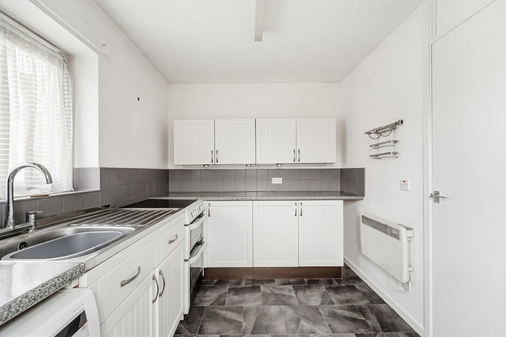 Property photo 3 of 13 Rowen Mead