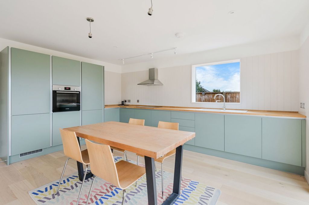 Additional image 4 of 2 bed bungalow for sale1 Garden Court, Godstone RH9