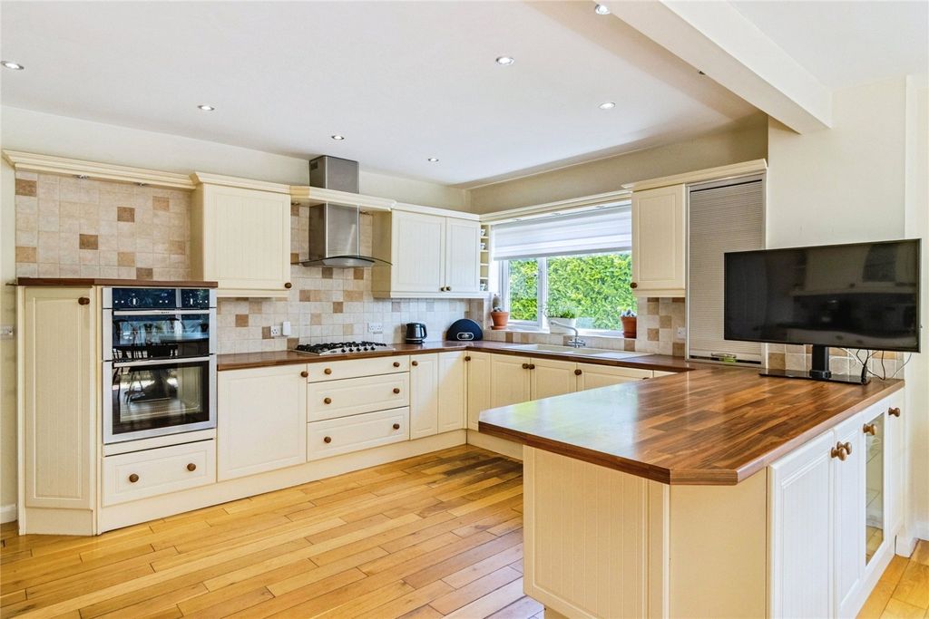 Property photo 3 of 33 Picture No. 41