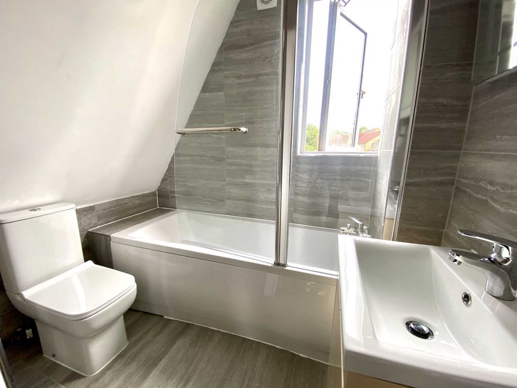 Property photo 1 of 3