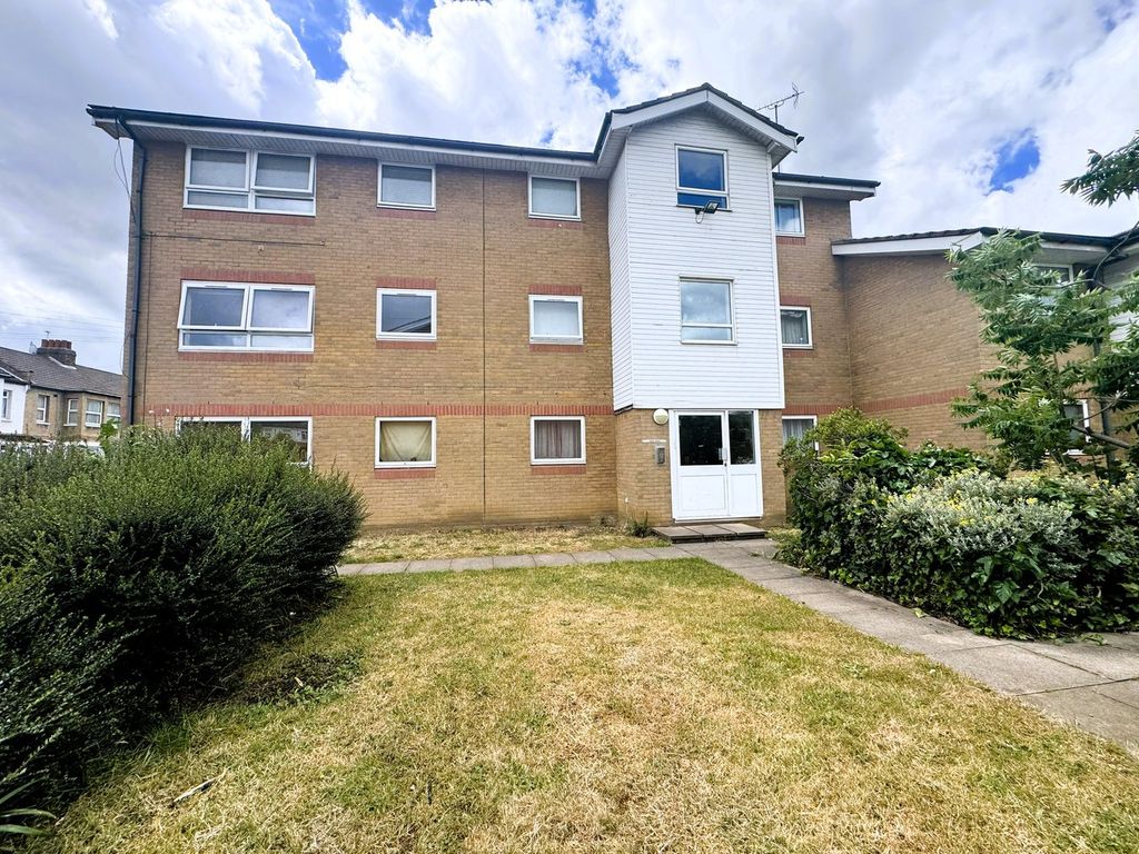 Property photo 1 of 9