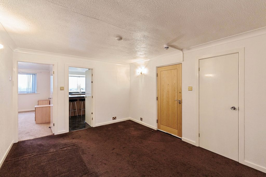 Property photo 3 of 27 Pbox-Img.Jpg