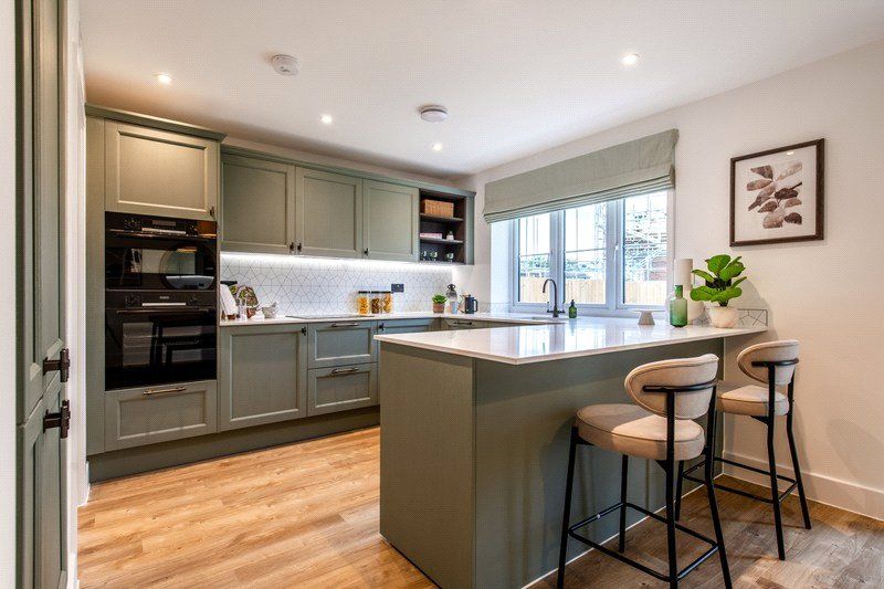 Property photo 2 of 10 Kensham Kitchen
