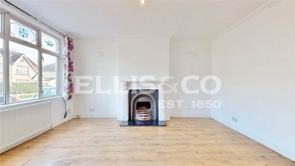 Property photo 1 of 17 Picture No. 14