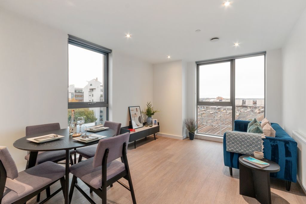 Property photo 3 of 8