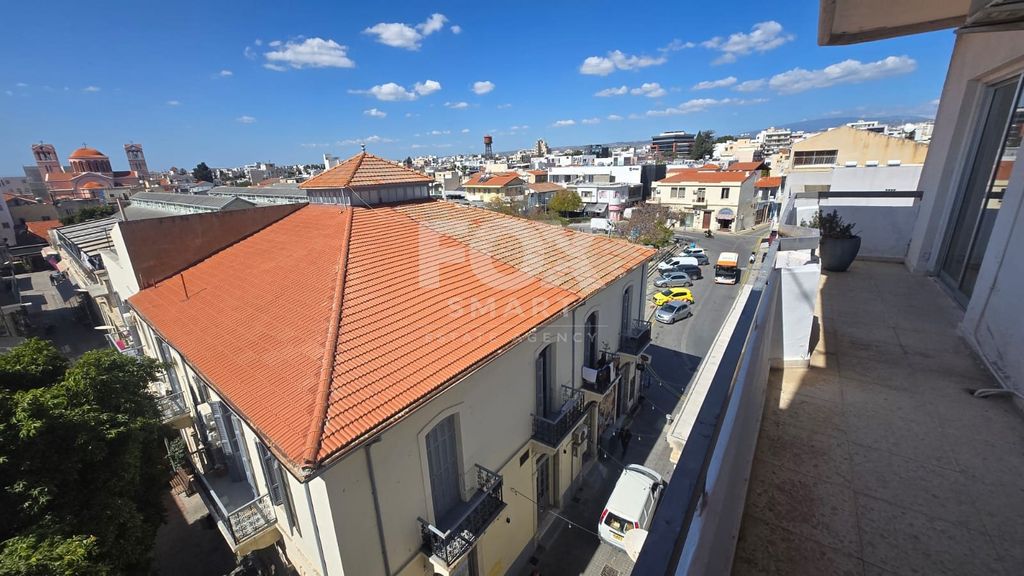 Property photo 1 of 6 Landmark Building For Sale In Saripolou Square, Limassol Old