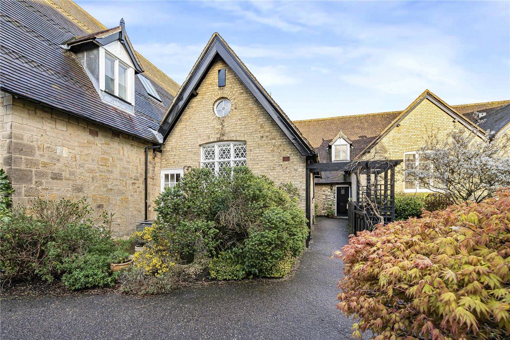 Property photo 1 of 16 Warrenne Way