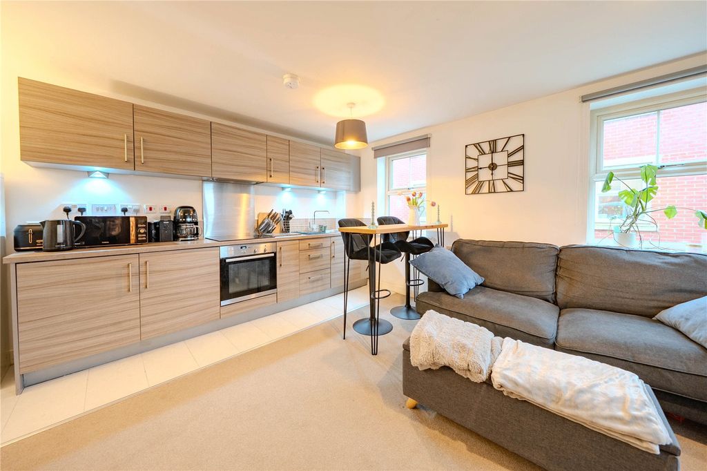 Property photo 2 of 13 Picture No. 12