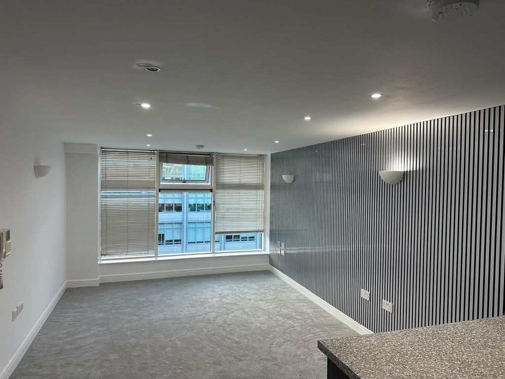 Property photo 2 of 13 Lounge