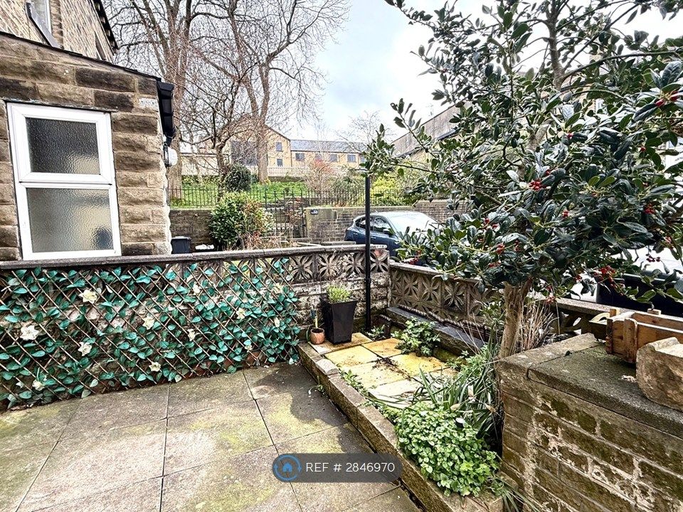 Property photo 2 of 20