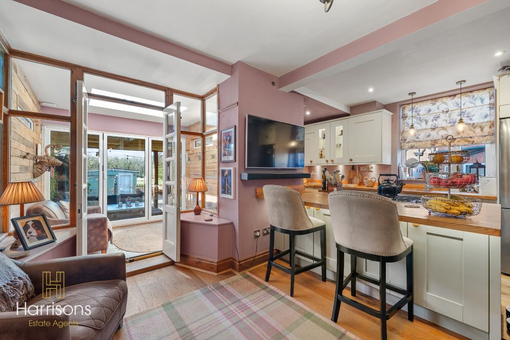 Property photo 3 of 42 5021988