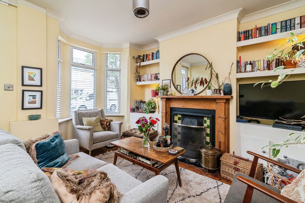 Property photo 2 of 17 Pbox-Img.Jpg