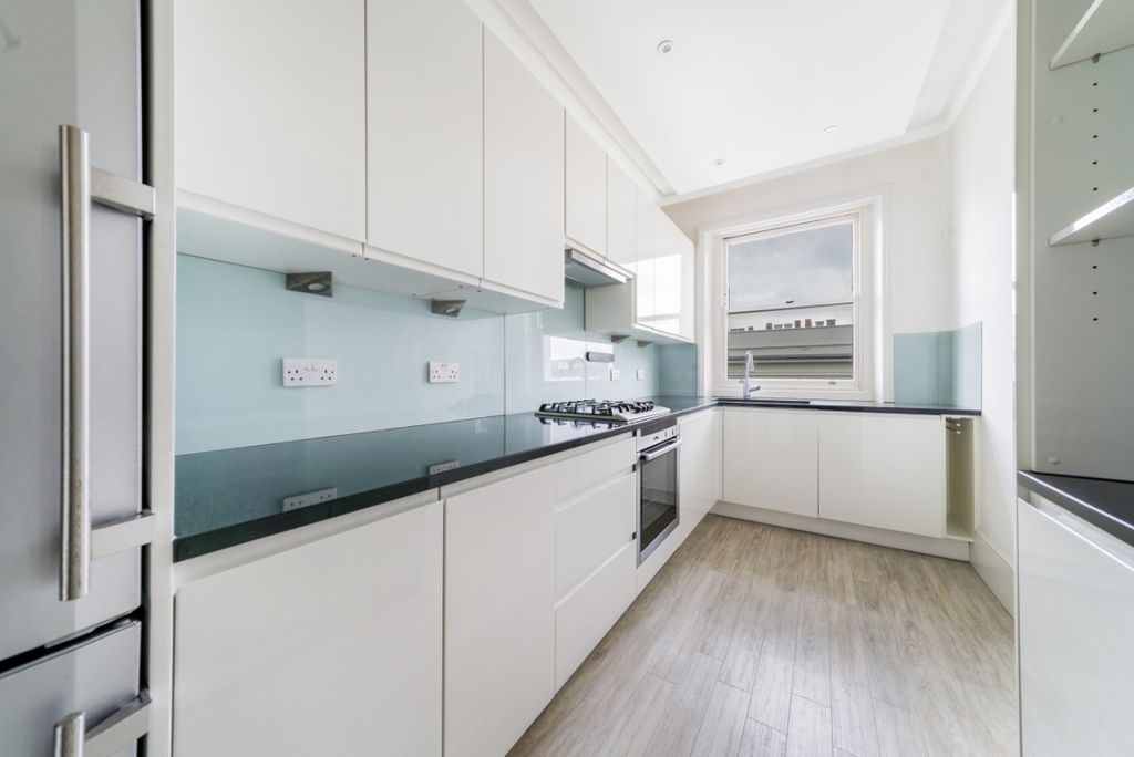 Property photo 3 of 9 976559 (3)