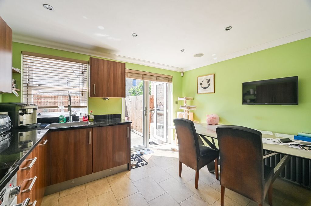 Property photo 3 of 16