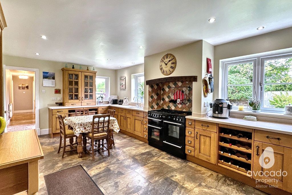 Property photo 2 of 20 4495447