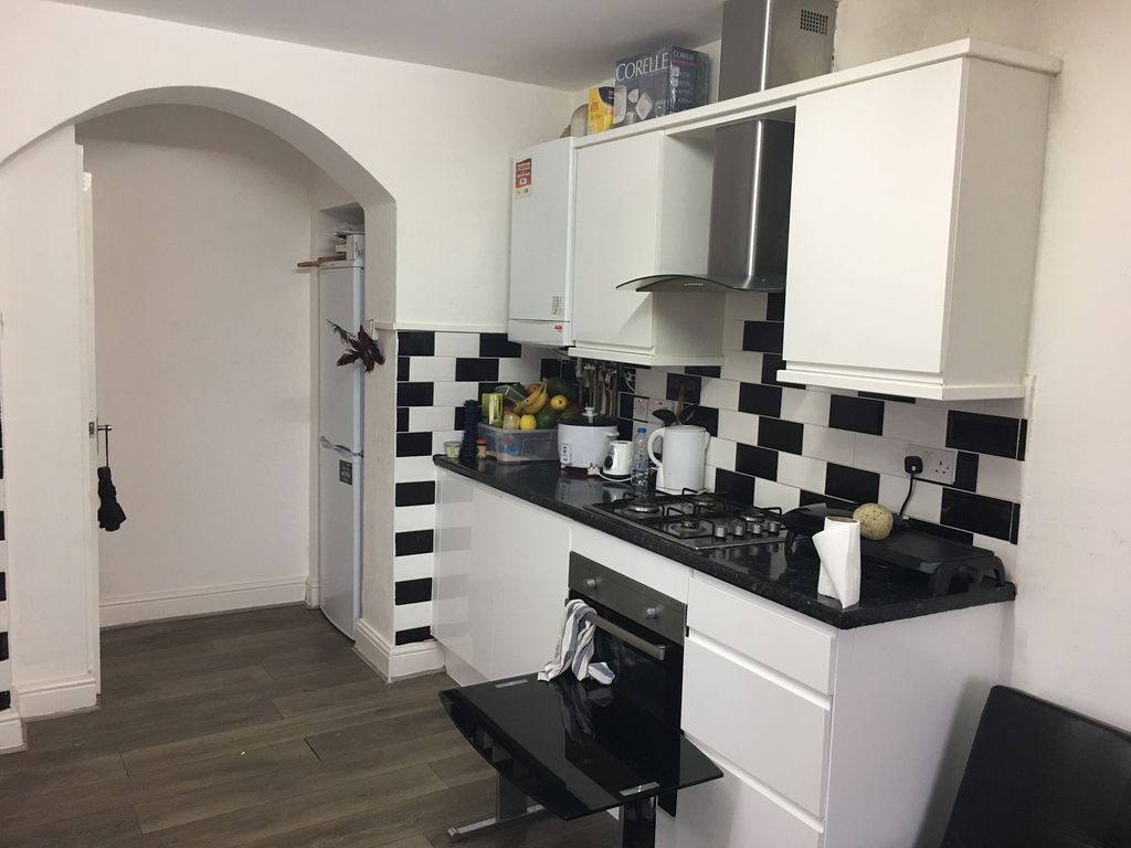Property photo 1 of 2