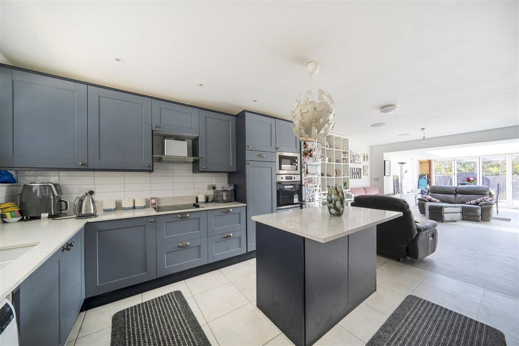 Property photo 1 of 17 1347809-9-68B5Ddb4A6c95.Jpg