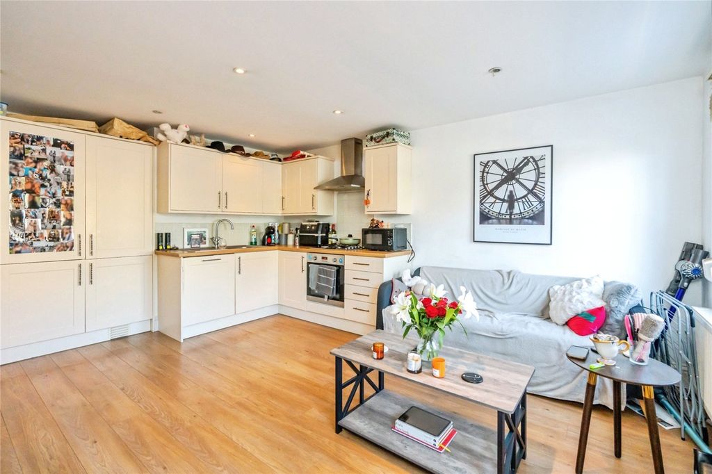 Property photo 2 of 10 Picture No. 03