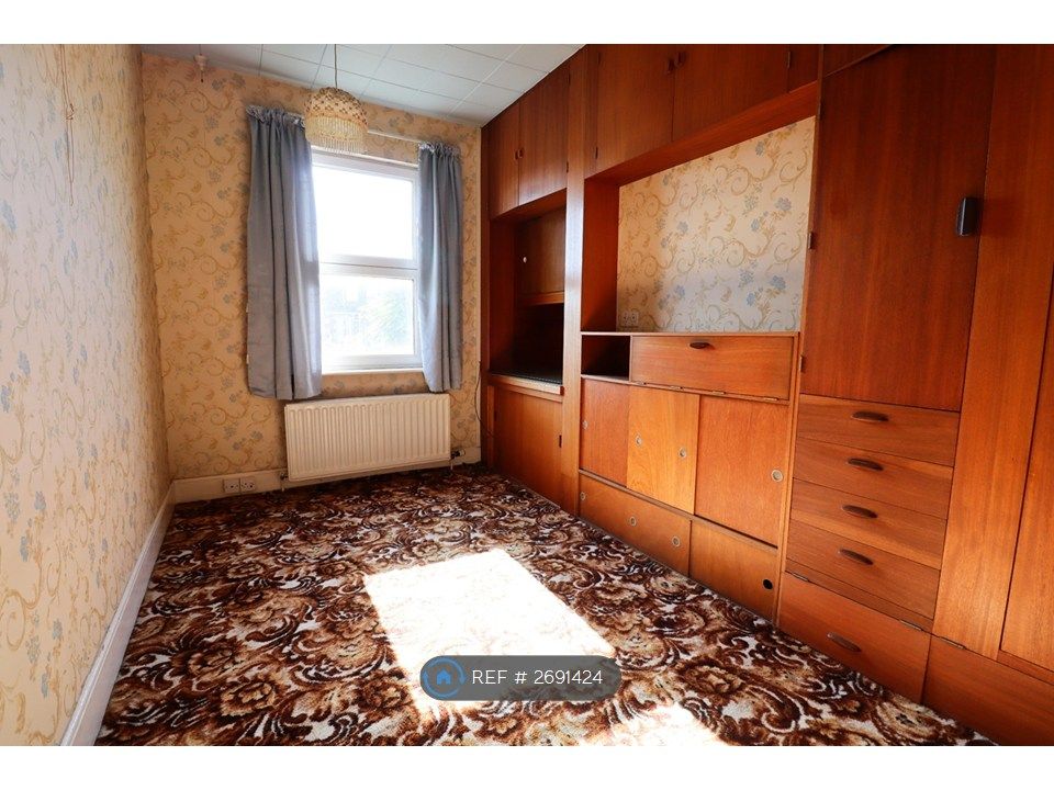 Property photo 2 of 7 Room 2