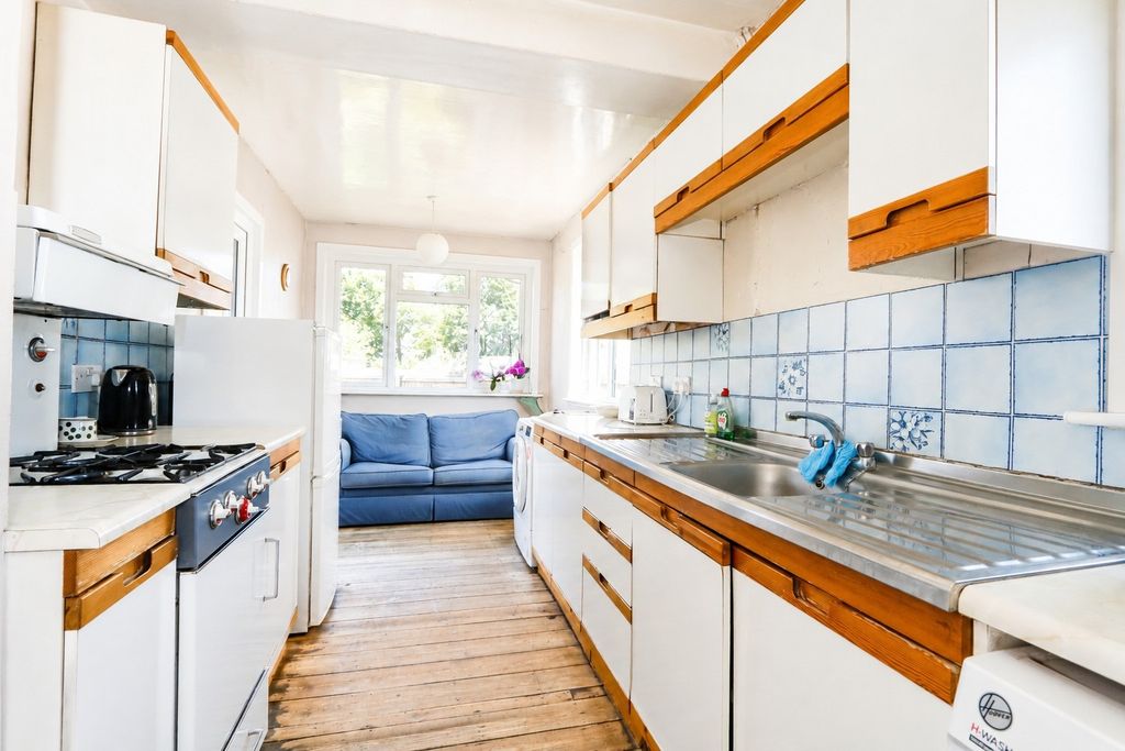 Property photo 3 of 10 5276363