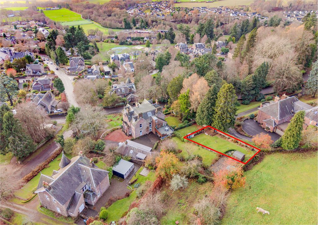 Property photo 2 of 35