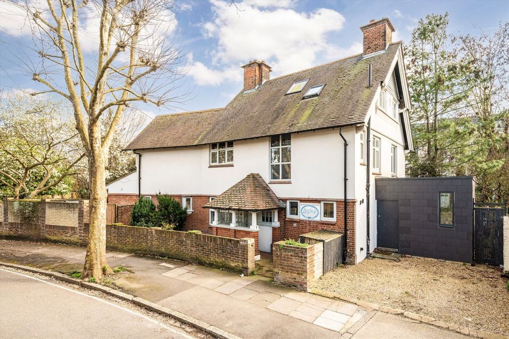 Property photo 1 of 11