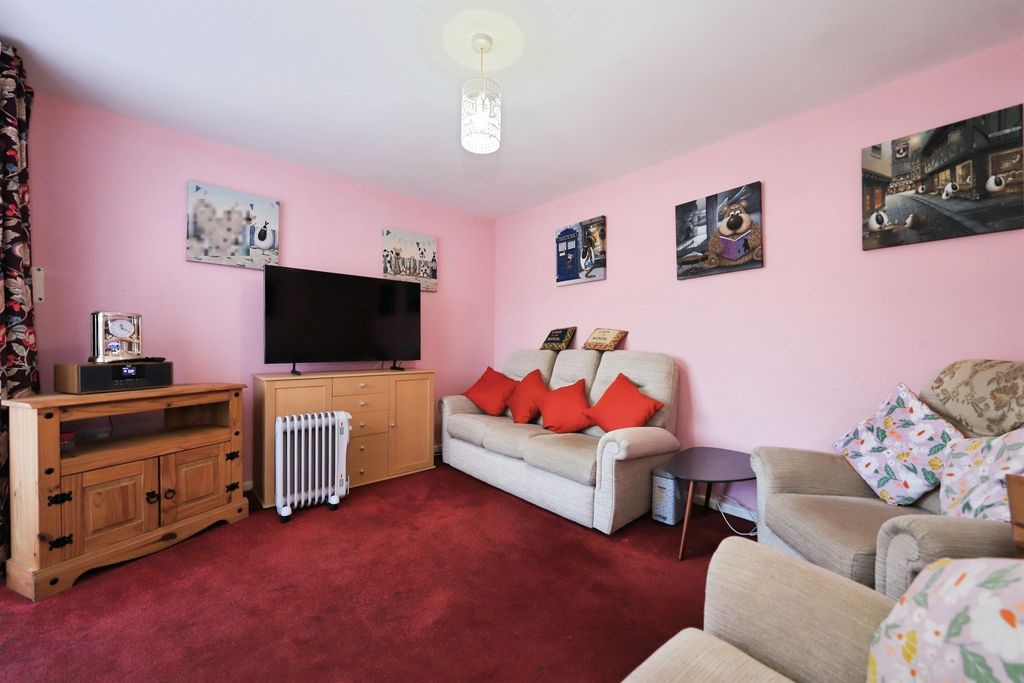 Property photo 2 of 17