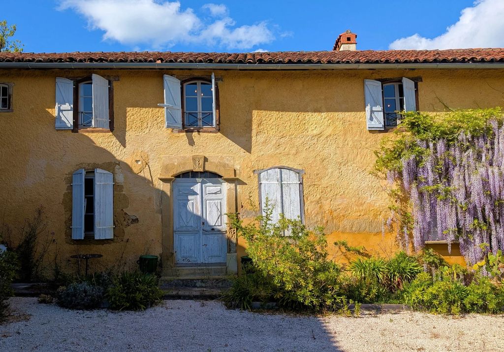 Property photo 3 of 32