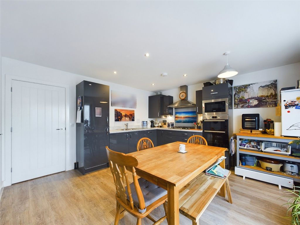 Property photo 3 of 17 Kitchen / Dining