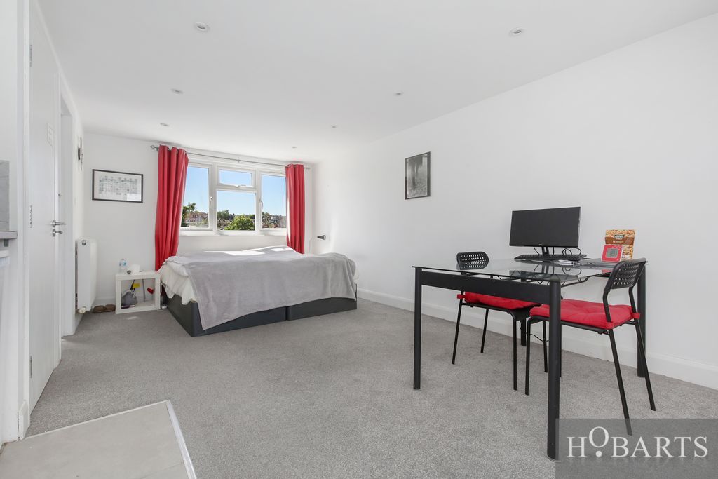 Property photo 3 of 16 Gallery