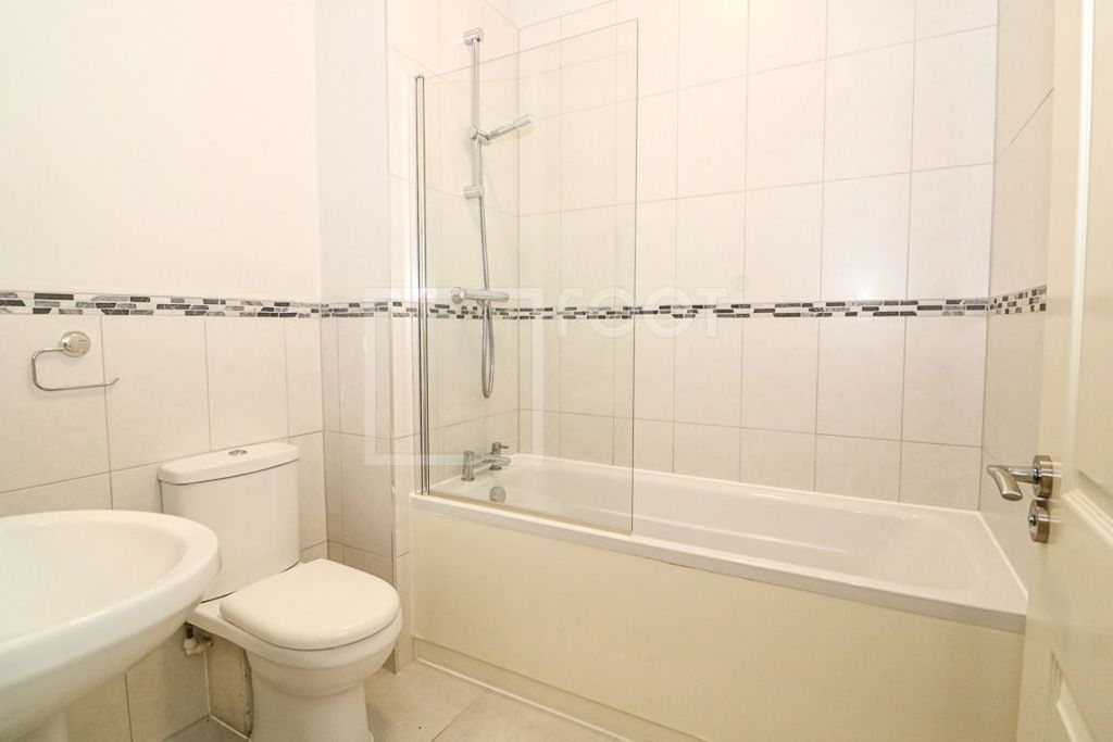 Property photo 3 of 24