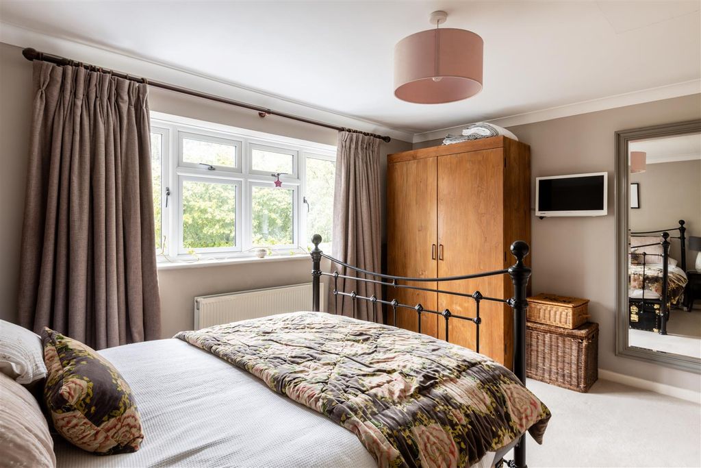 Additional image 16 of 5 bed detached house for saleHuntersfield Close, Reigate RH2