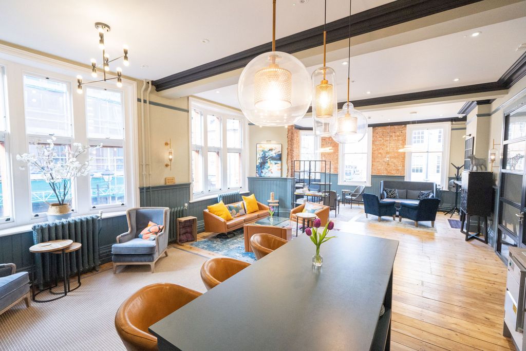 Property photo 1 of 10 Breakout Space
