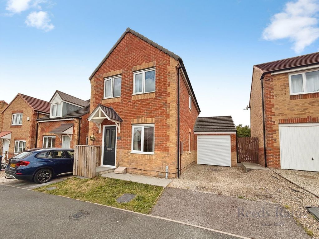 Property photo 1 of 16 External