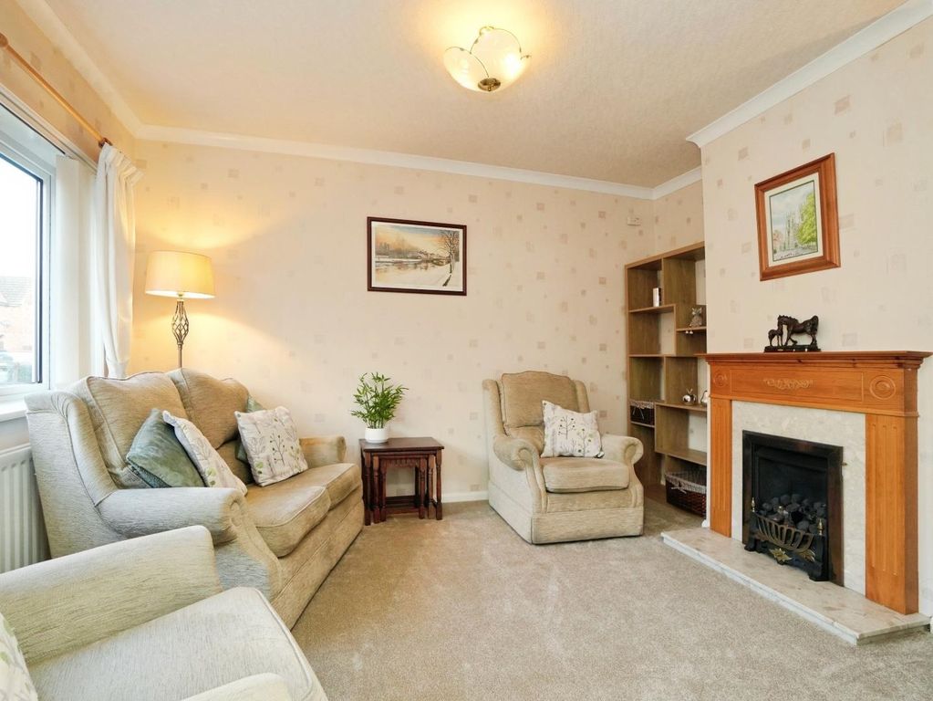 Property photo 2 of 19 Lounge