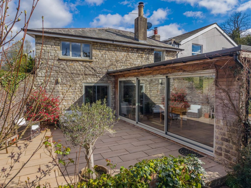 Property photo 1 of 27