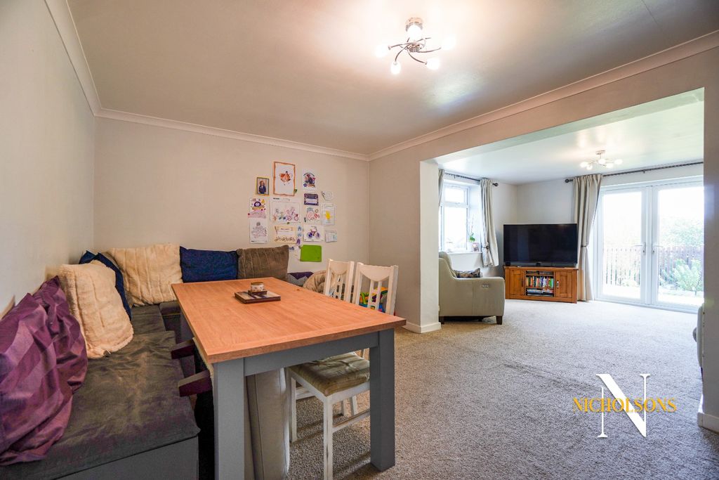 Property photo 2 of 19 4508472